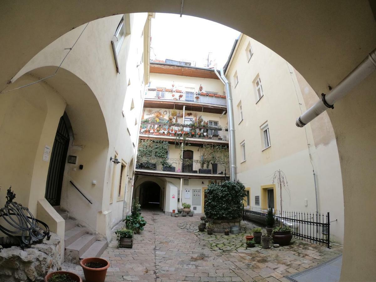 Downtown Apartment Bratislava Exterior foto